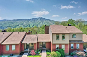Timber Creek Townhome with 2 Decks and Mtn Views!, West Dover